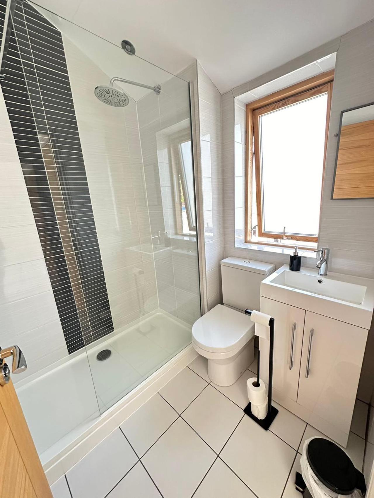 Spacious 4Br 4Ba Gated Townhouse With Balconies, Central Jq Бирмингем Экстерьер фото