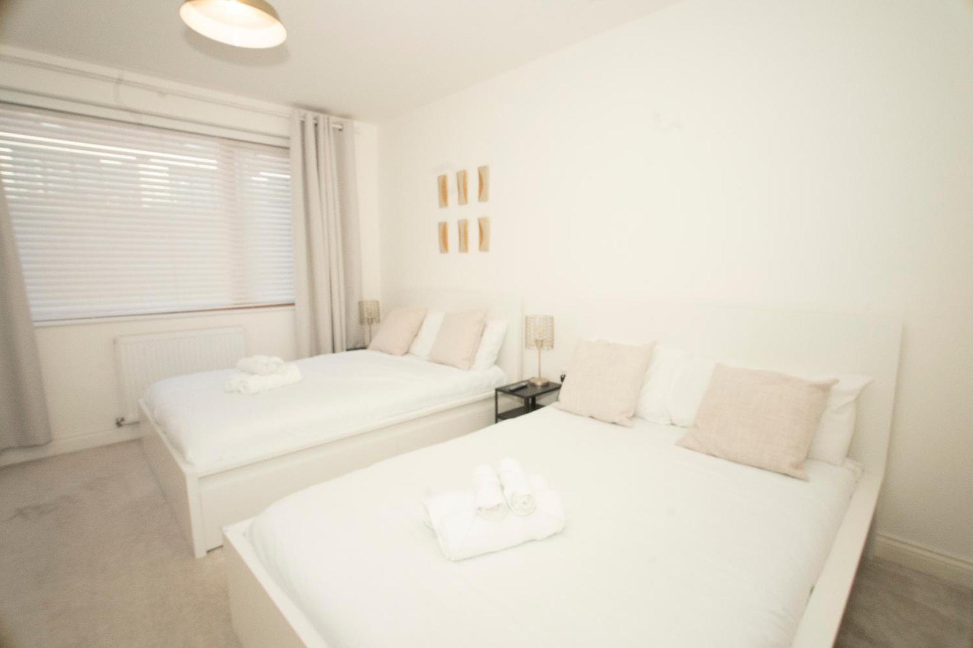 Spacious 4Br 4Ba Gated Townhouse With Balconies, Central Jq Бирмингем Экстерьер фото